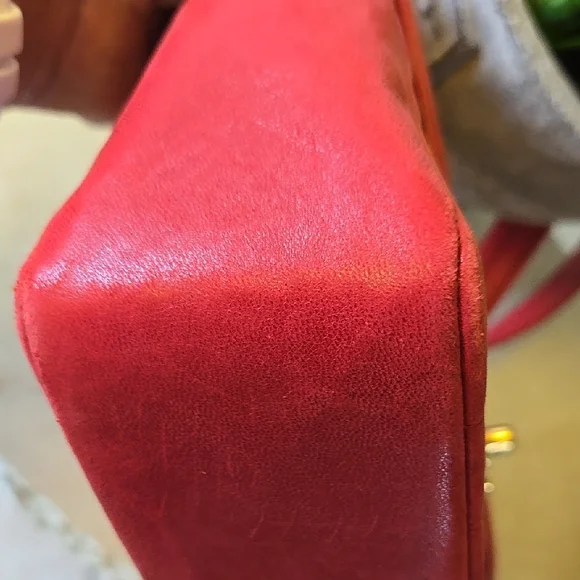 CHANEL Suede Red Shoulder Bag with Gold Hardware and Quilted Design - Picture 16 of 17